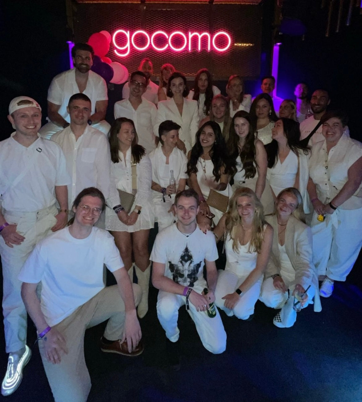 gocomo Logo Neon Licht Party Messe