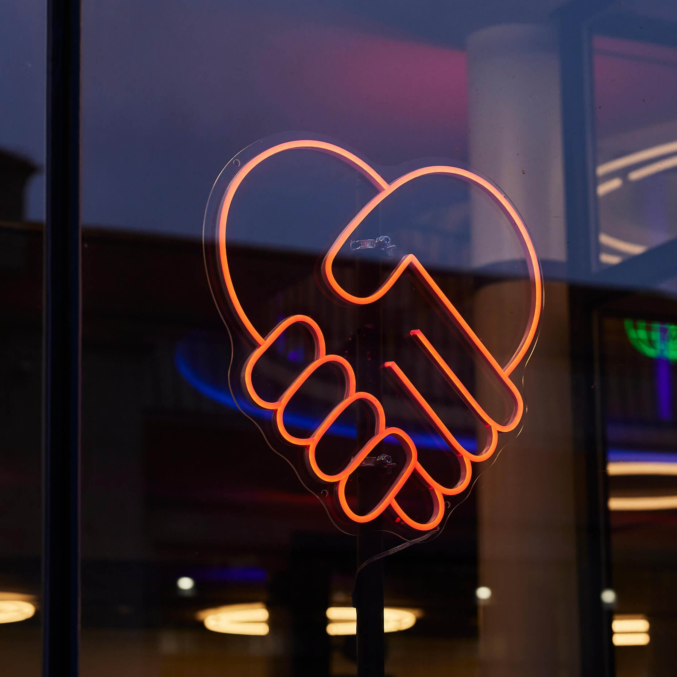 Neonschild von Neon Nova für einen Messestand