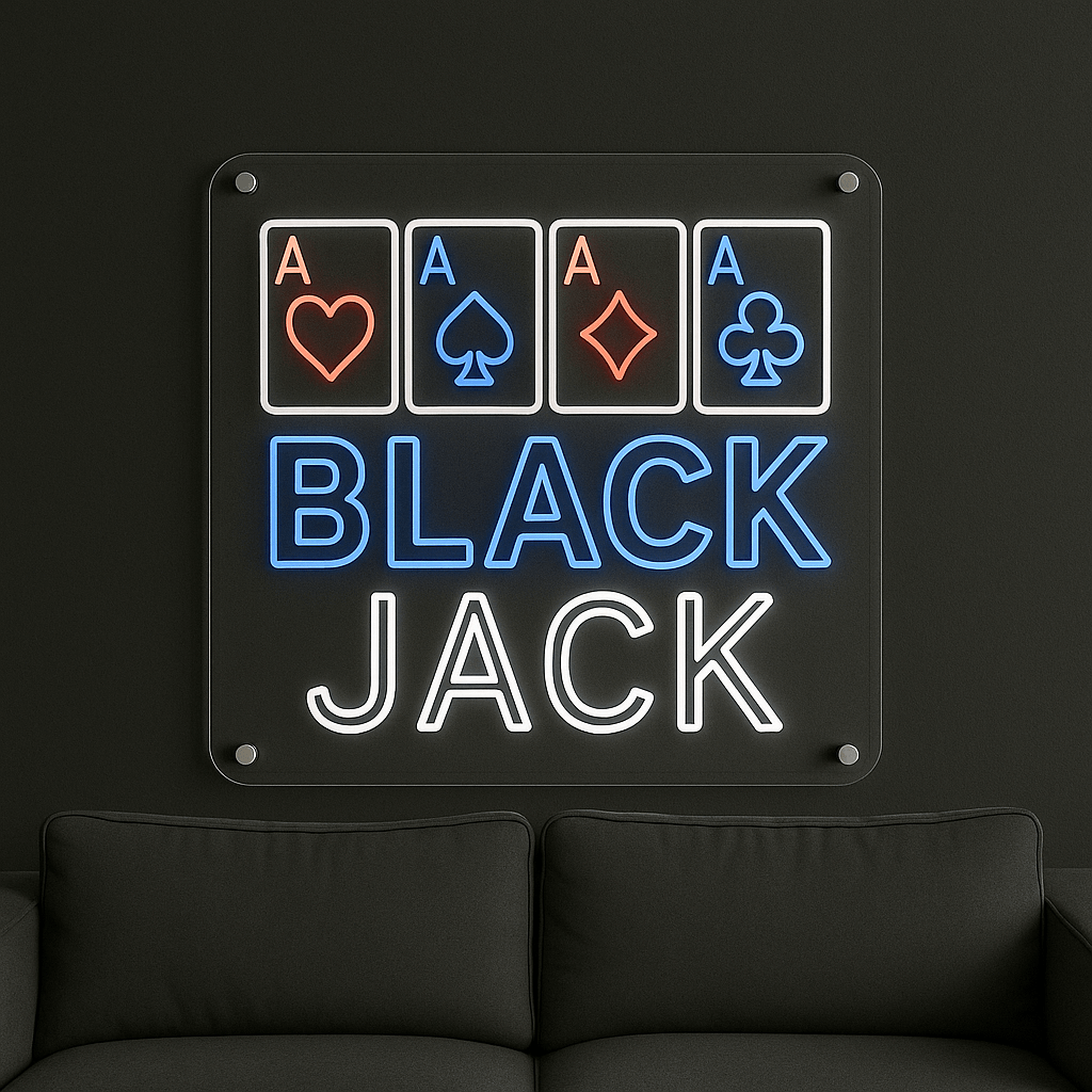 LED Neonschild "Black Jack" mit vier Ass-Karten und Schriftzug in Rot, Blau & Weiß an dunkler Wand montiert