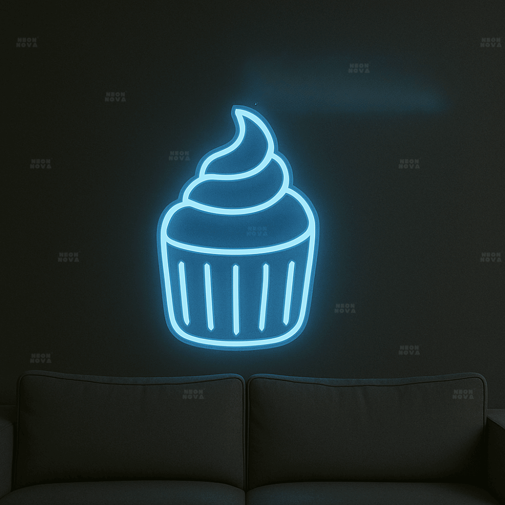 LED Neonschild "Cupcake" in Hellblau an dunkler Wand montiert