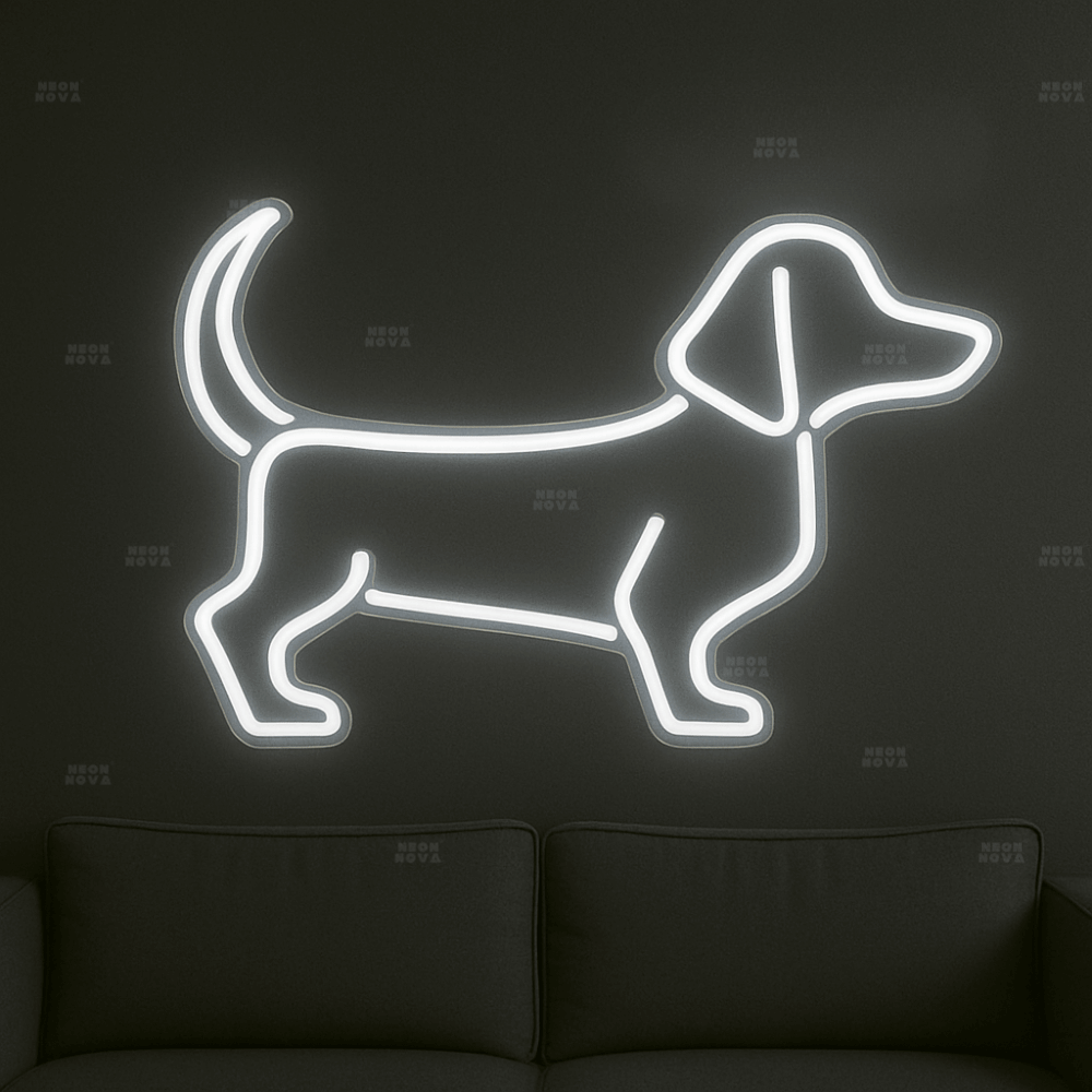 LED Neonschild "Dackel" in Kaltweiß an dunkler Wand montiert