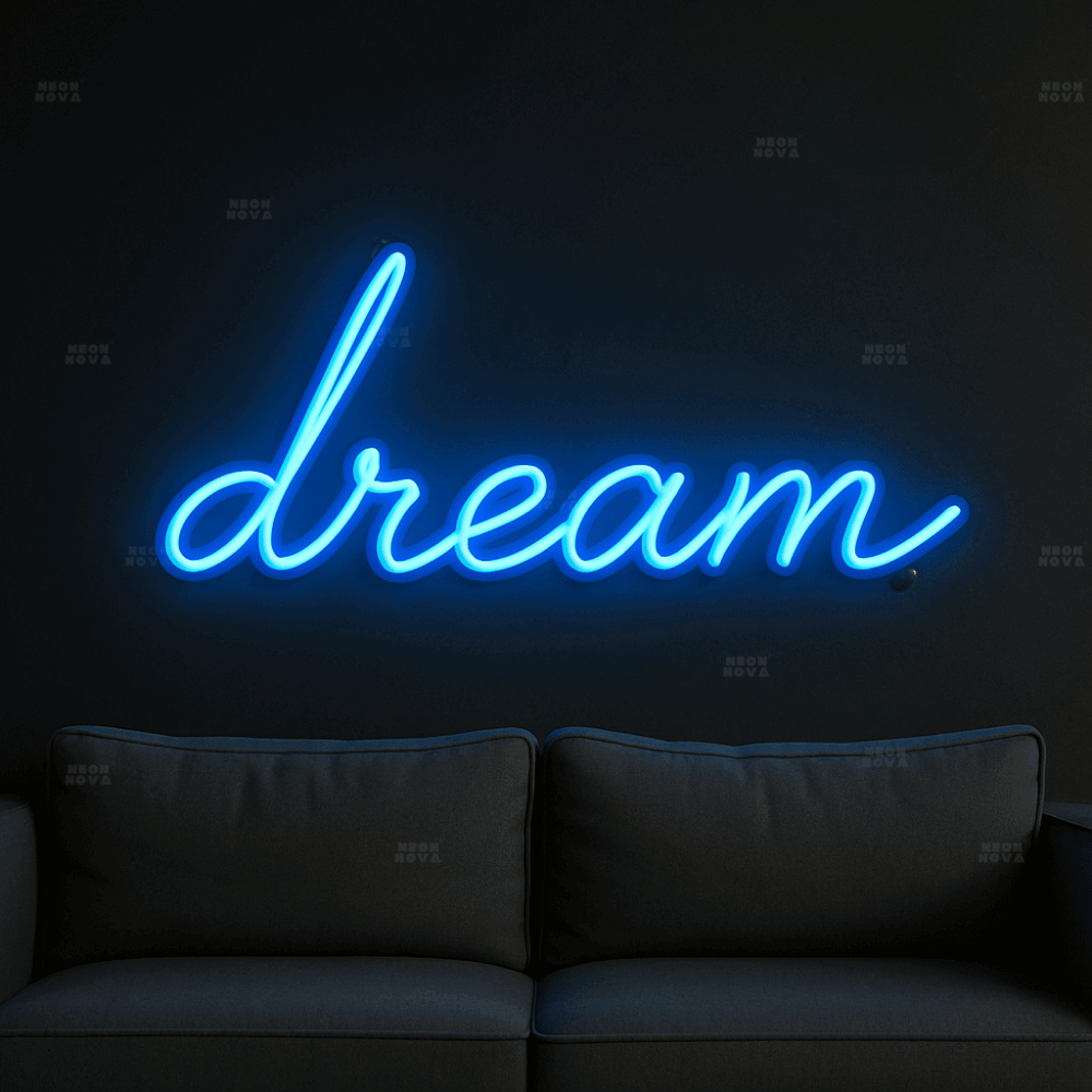 LED Neonschild "dream" in Blau an dunkler Wand montiert