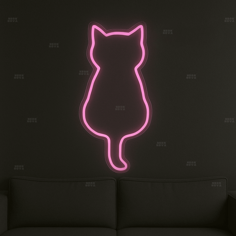 LED Neonschild "Katze" in Pink an dunkler Wand montiert