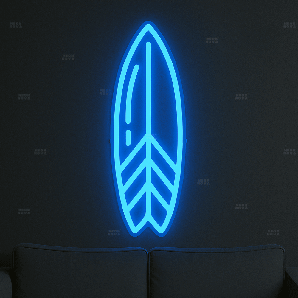 LED Neonschild "Surfboard" in Blau an Wand montiert